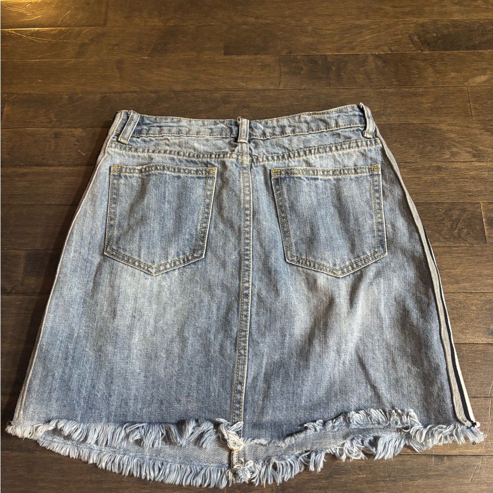 Dance & Marvel Red and White Mini Skirt Casual - Picture 2 of 3